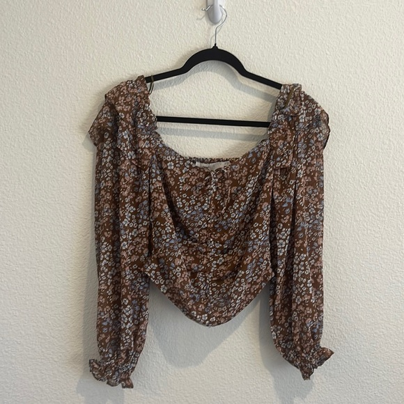 Astr Tops - ASTR Floral Sheer Smocked Crop‎ Top in Size XS